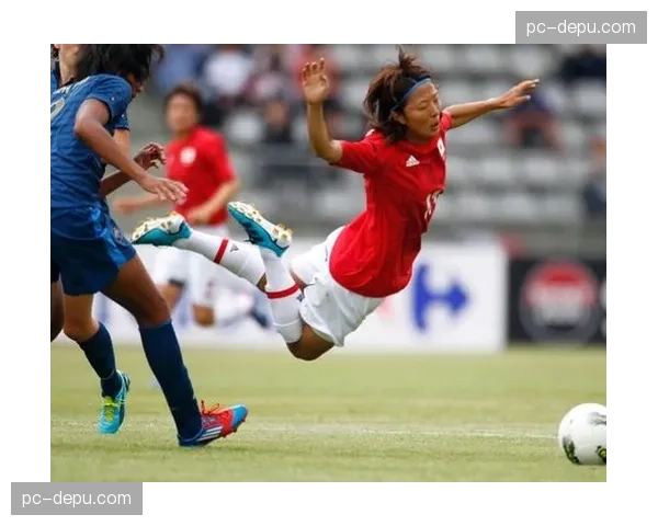 阿坎吉致命回传失误瞬间:边路防守压力下的心理崩溃时刻 阿坎吉致命回传失误瞬间:边路防守压力下的心理崩溃时刻