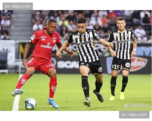 梅斯0-0战平欧塞尔，双方门将并列当选全场最佳