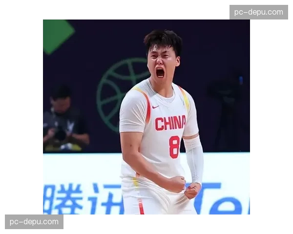 官方伤情通报:赵睿在防守中腿部拉伤,本场比赛不会回归 官方伤情通报:赵睿在防守中腿部拉伤,本场比赛不会回归