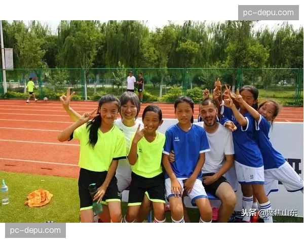 意甲青训营加强防守意识培养，年轻后卫拦截技术成重点